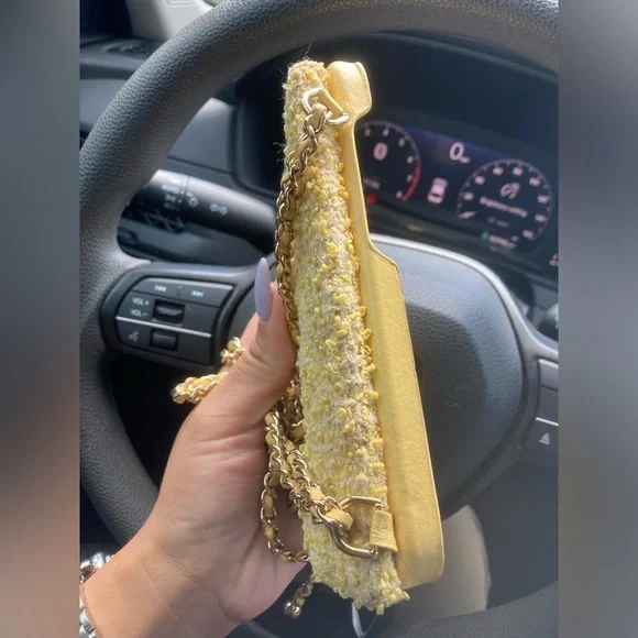 💖 Chanel Tweed iPhone 12 holder with flap card holder and chain - Picture 7 of 12